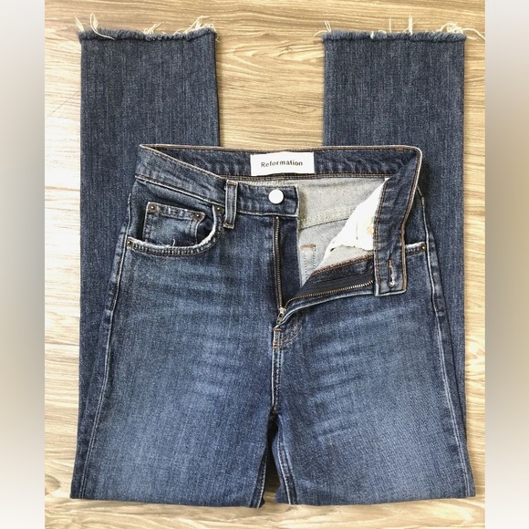 REFORMATION HIGH RISE JEANS SIZE 24 STRAIGHT LEG CROPPED RAW HEM STRETCH - Picture 5 of 10